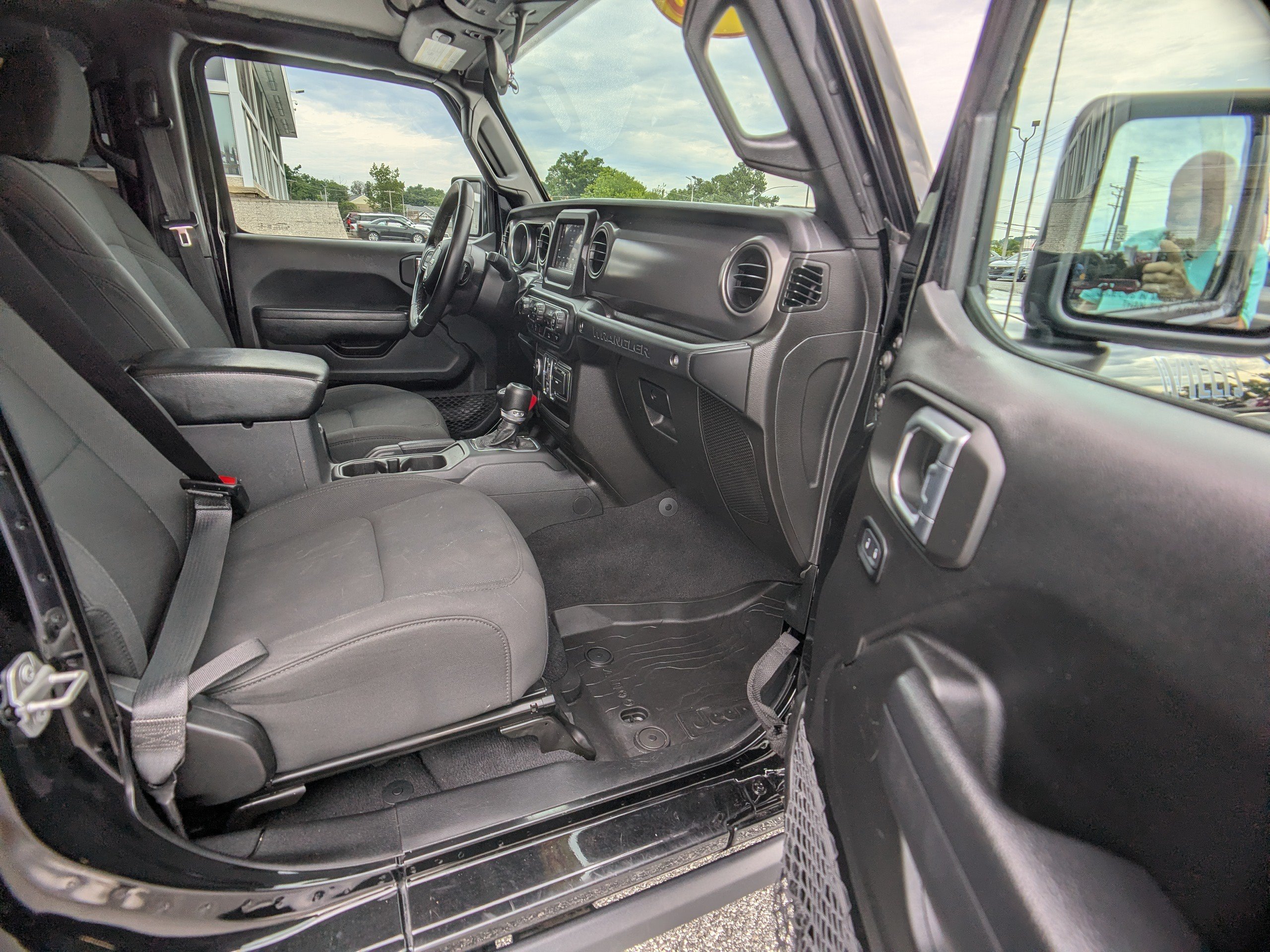 Used 2023 Jeep Wrangler Unlimited w/ Cold Weather Group AWD/4WD image 12