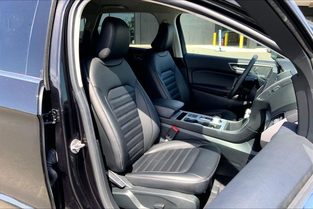 Used 2022 Ford Edge SEL w/ Convenience Package image 7
