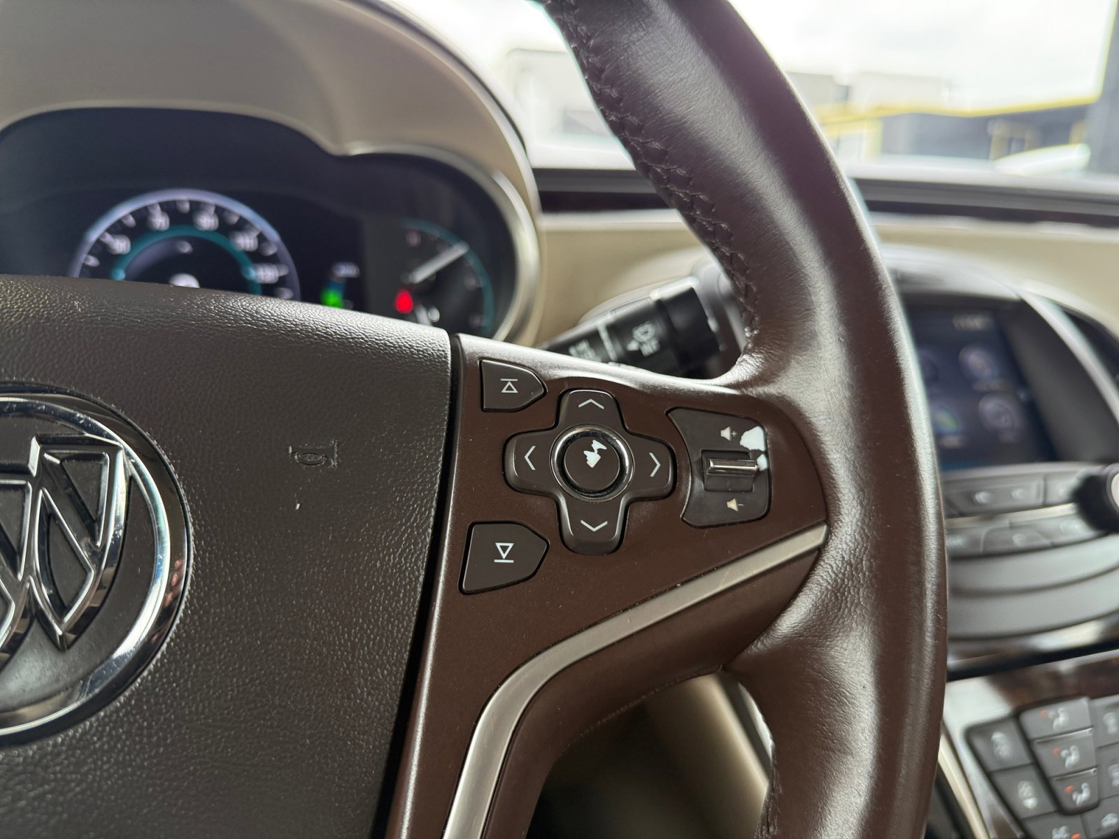 Used 2014 Buick LaCrosse Leather w/ Driver Confidence Package FWD image 19