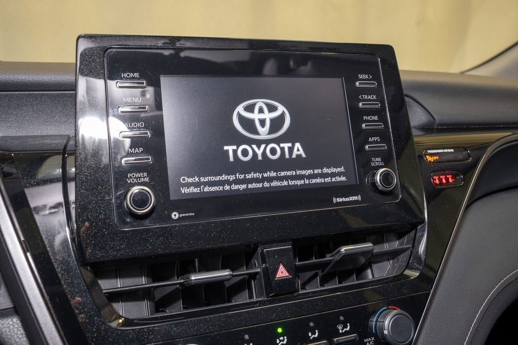 Used 2021 Toyota Camry LE image 11