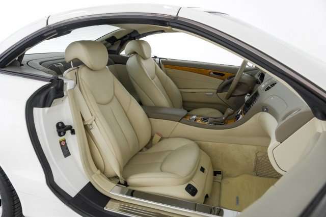 Used 2008 Mercedes-Benz SL 550 image 32
