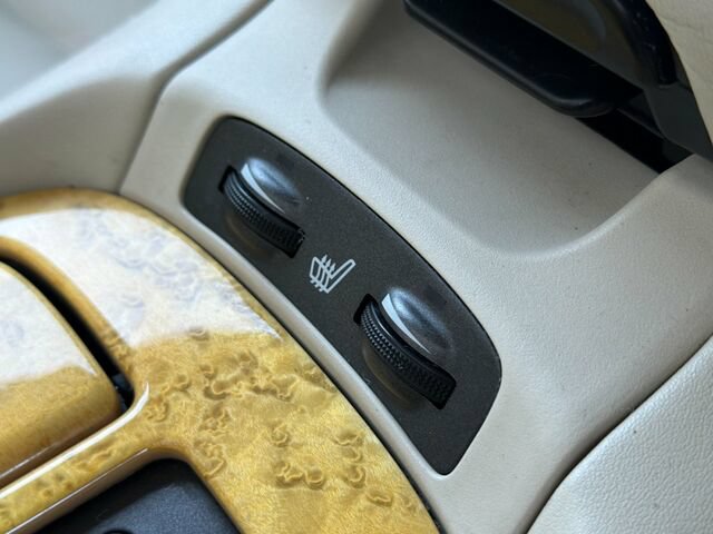Used 2003 Lexus SC 430 Convertible RWD image 32