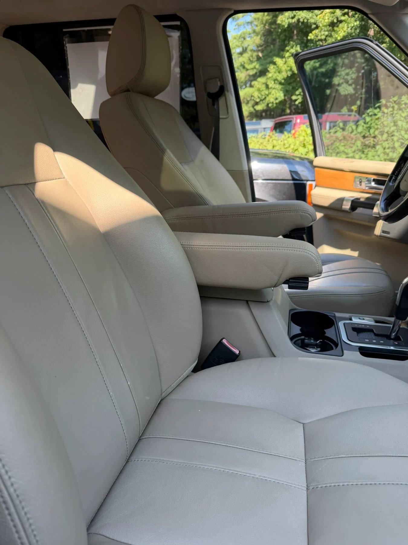 Used 2012 Land Rover LR4 HSE AWD/4WD image 35