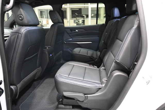 New 2027 Chevrolet Traverse LT w/ Midnight/Sport Edition FWD image 11