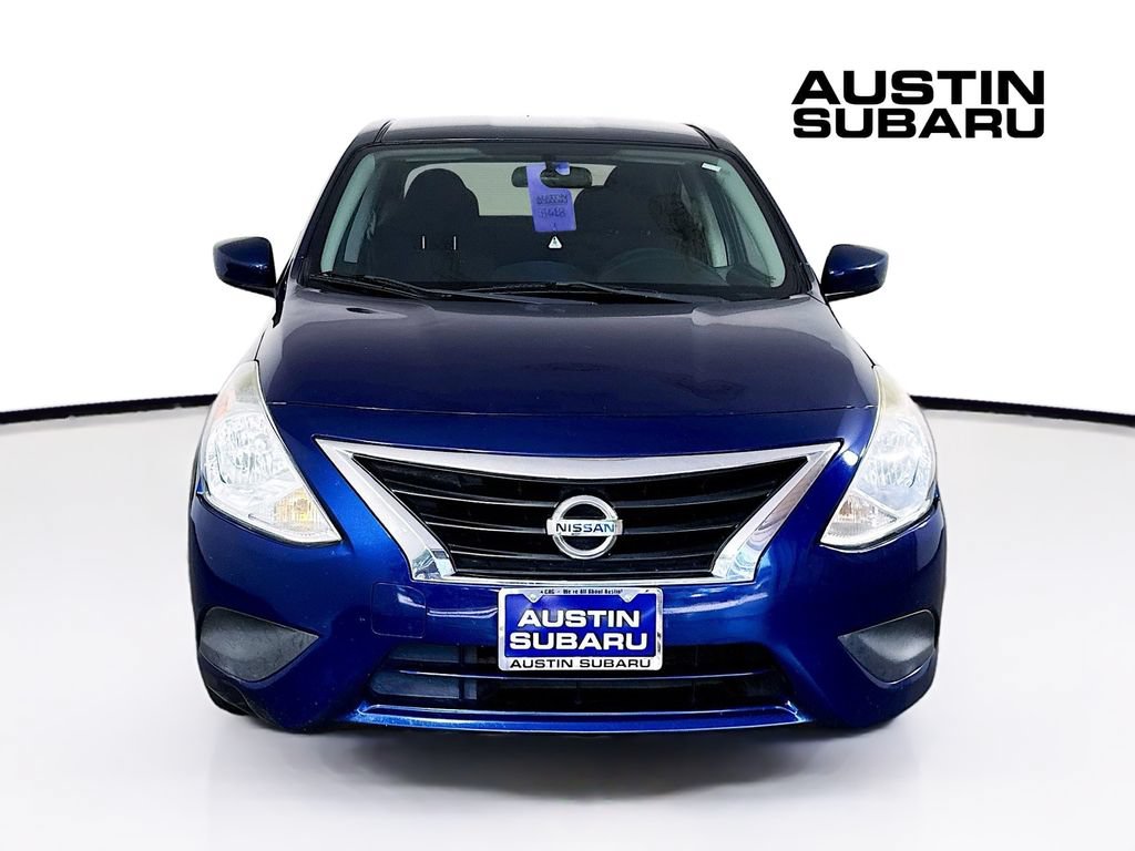 Used 2018 Nissan Versa SV FWD image 2