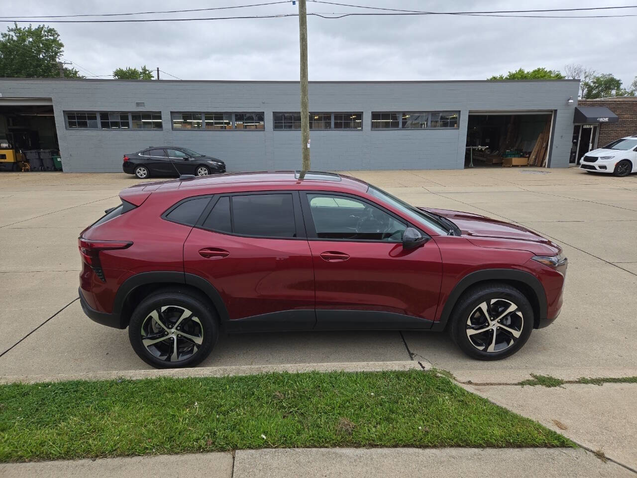 Used 2025 Chevrolet Trax RS w/ Sunroof Package image 20