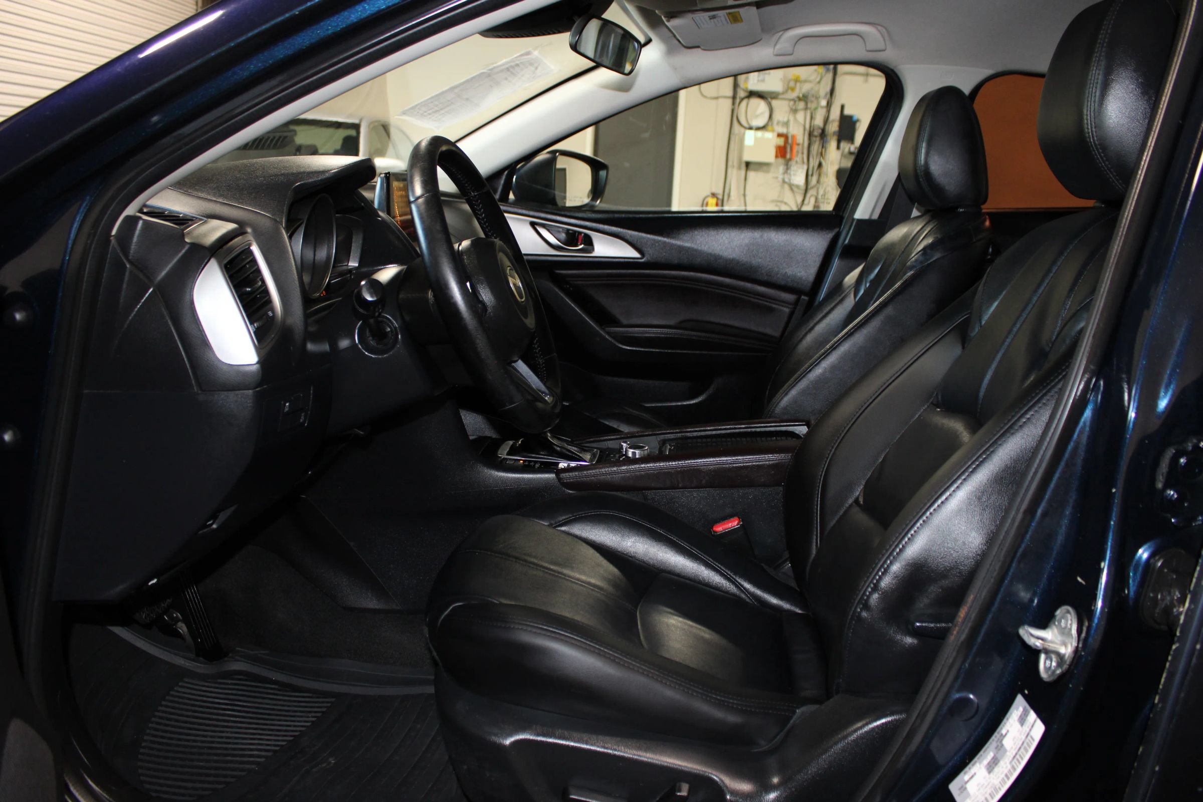 Used 2017 MAZDA MAZDA3 Touring FWD image 8