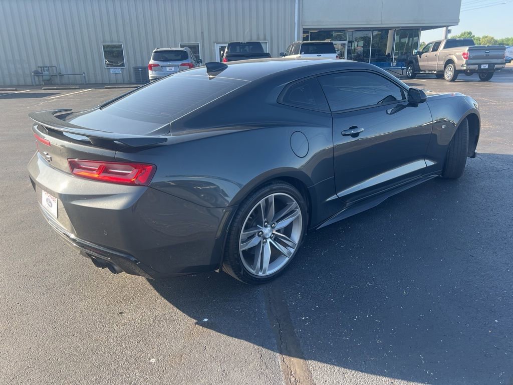 Used 2018 Chevrolet Camaro SS RWD image 3