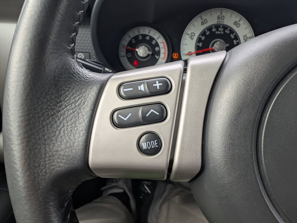 Used 2013 Toyota FJ Cruiser 4WD w/ Upgrade Pkg image 28