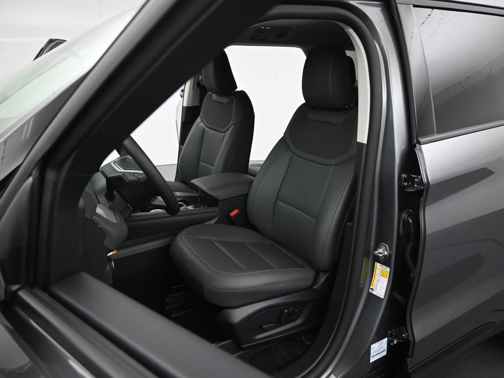 New 2026 Ford Explorer Active w/ Active Comfort Package RWD image 8