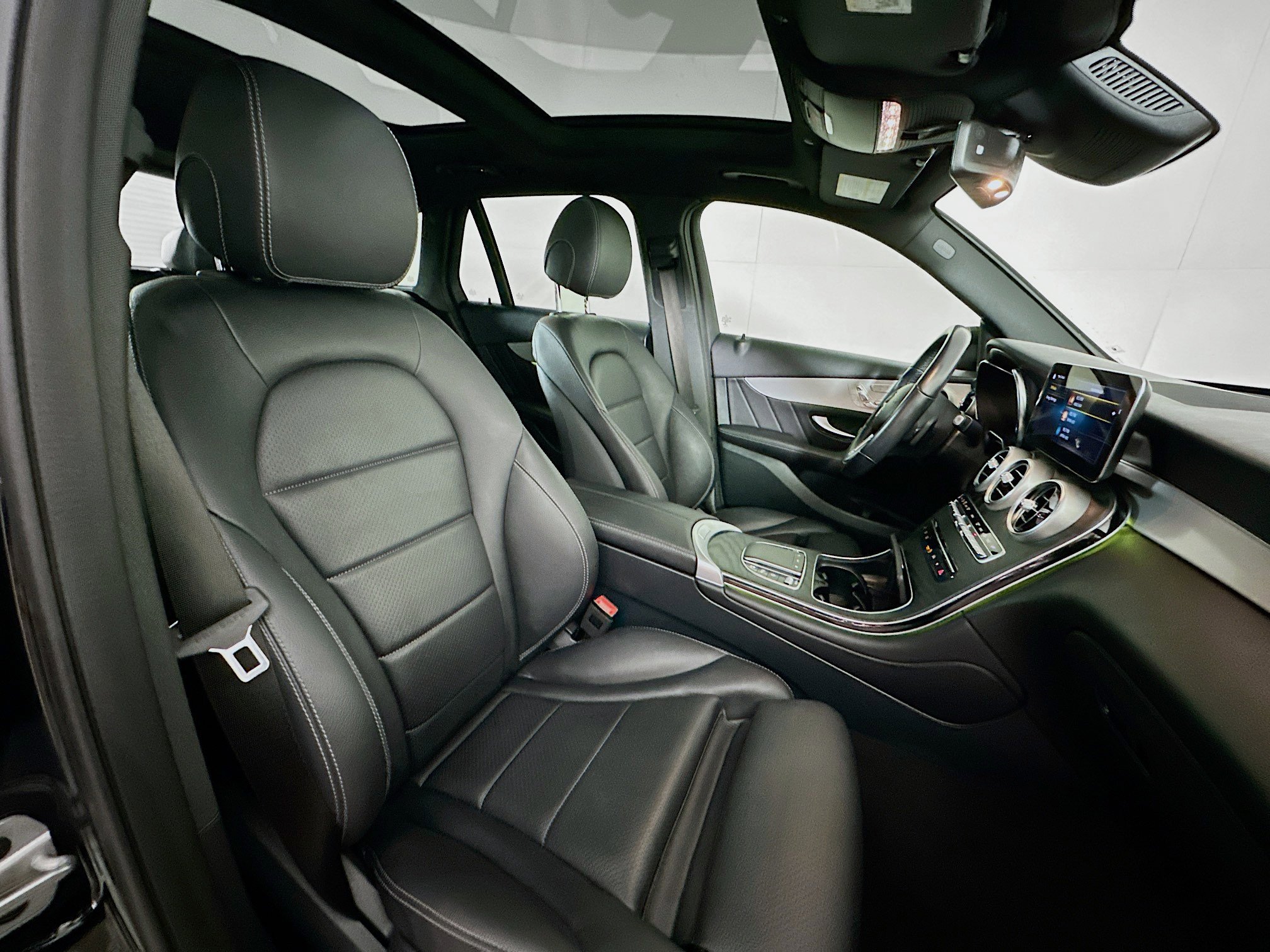 Used 2022 Mercedes-Benz GLC 300 image 32