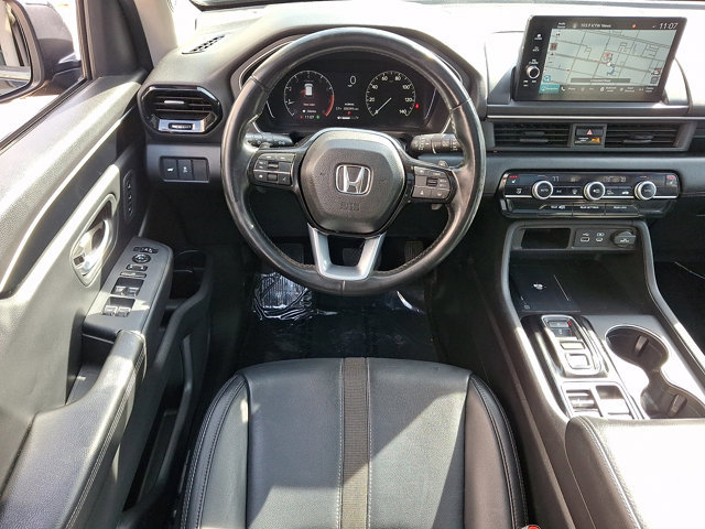 Used 2023 Honda Pilot Touring image 13