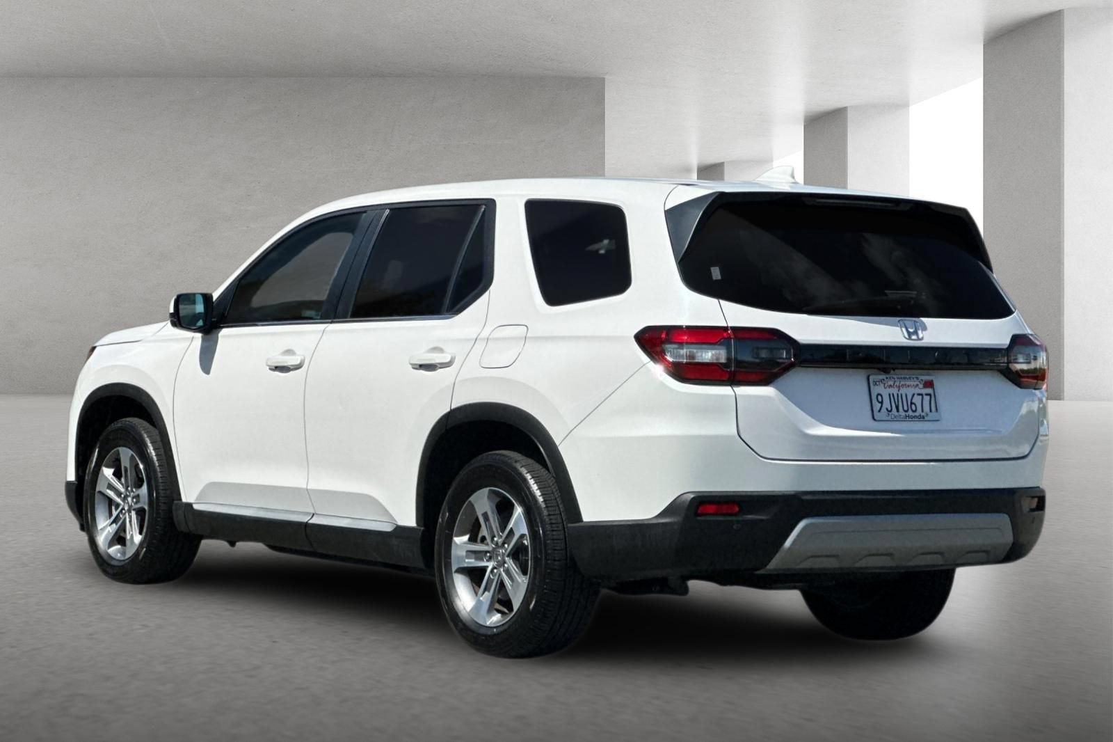 Used 2024 Honda Pilot EX-L image 6