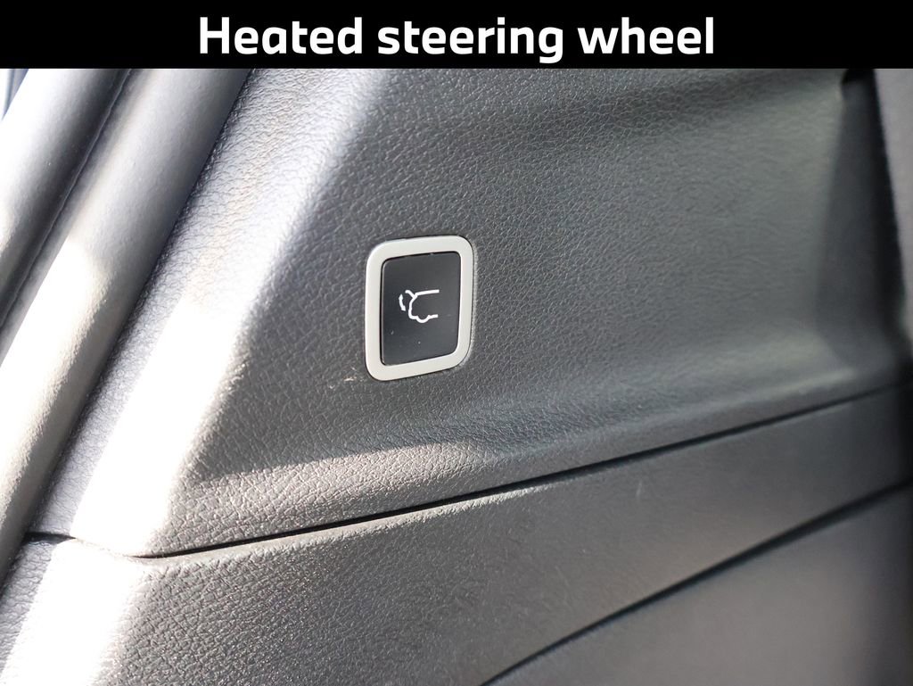 Used 2025 Chrysler Pacifica Limited image 20