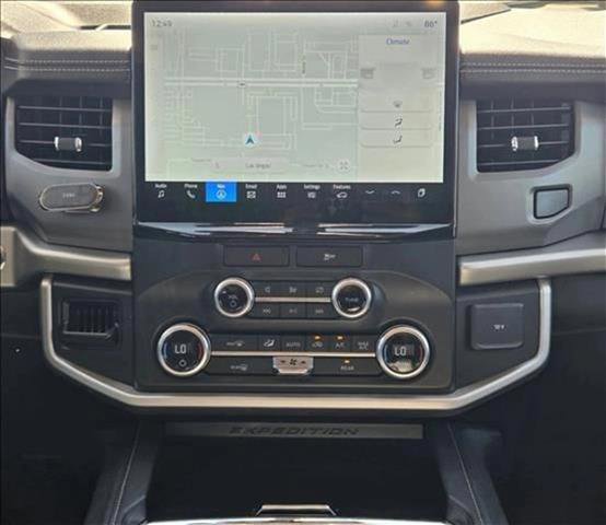 Used 2022 Ford Expedition XLT image 16