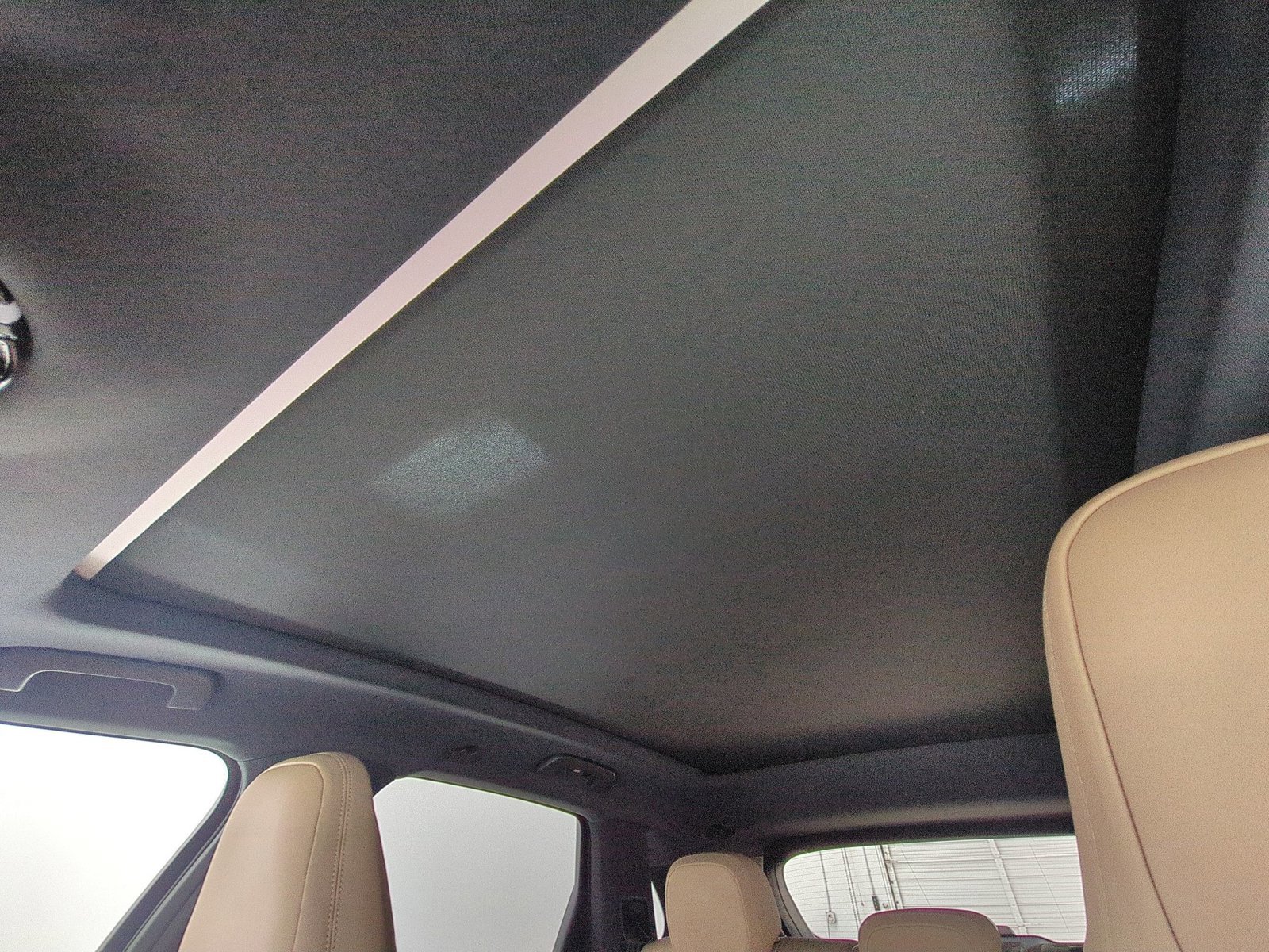 Certified 2023 Porsche Cayenne Platinum Edition image 17