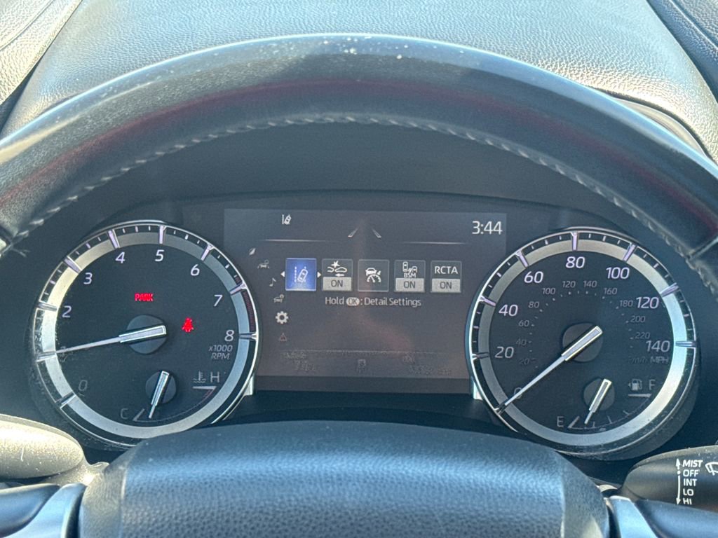 Used 2022 Toyota Highlander XLE AWD/4WD image 18