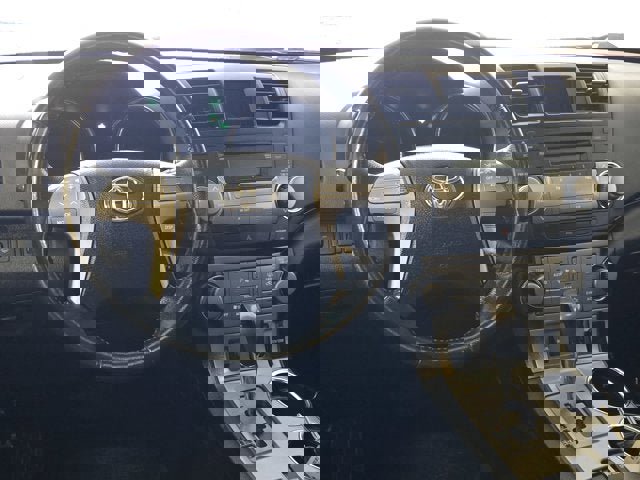 Used 2010 Toyota Highlander SE image 17