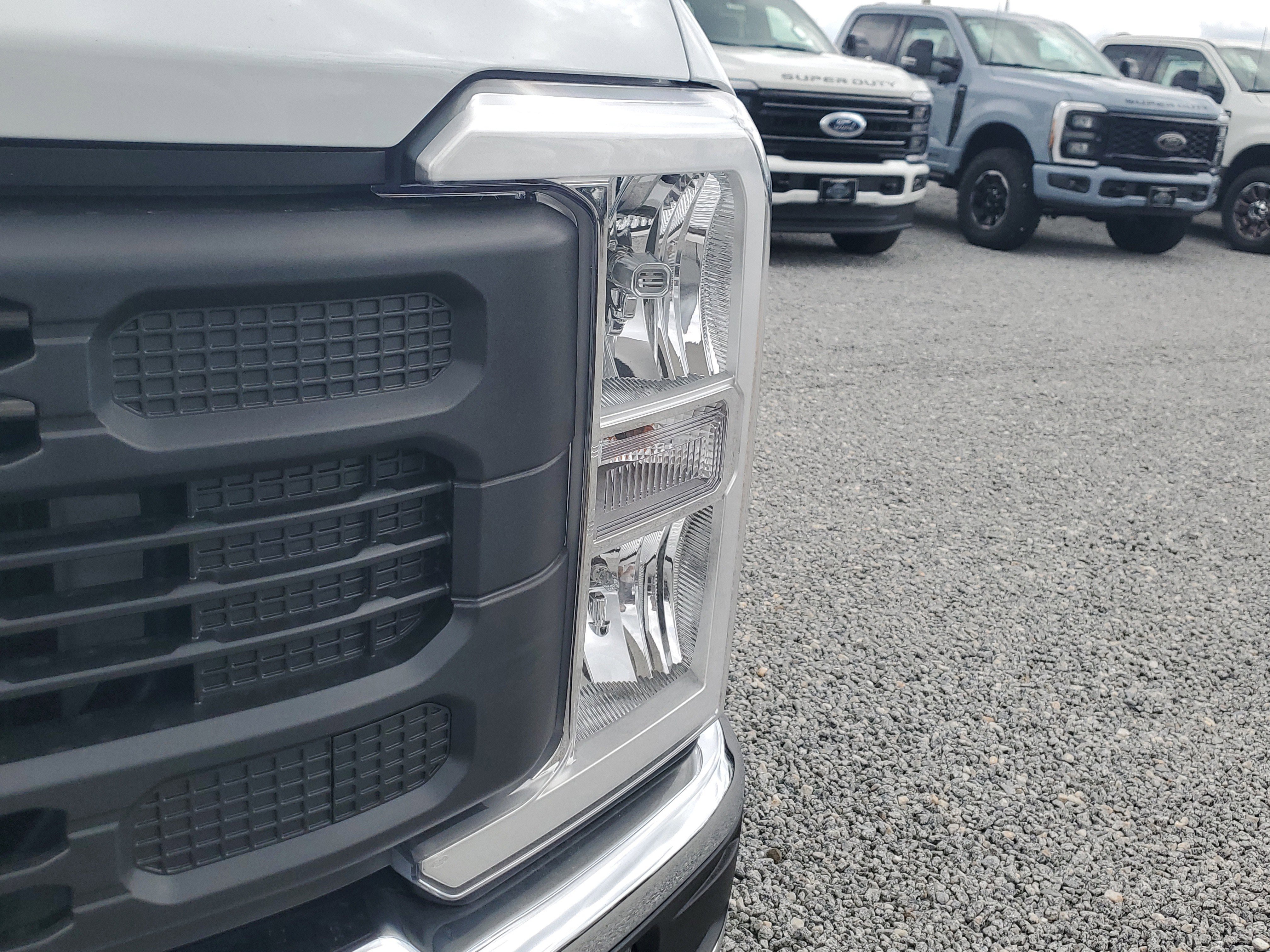 New 2026 Ford F250 XL w/ XL Chrome Package image 4