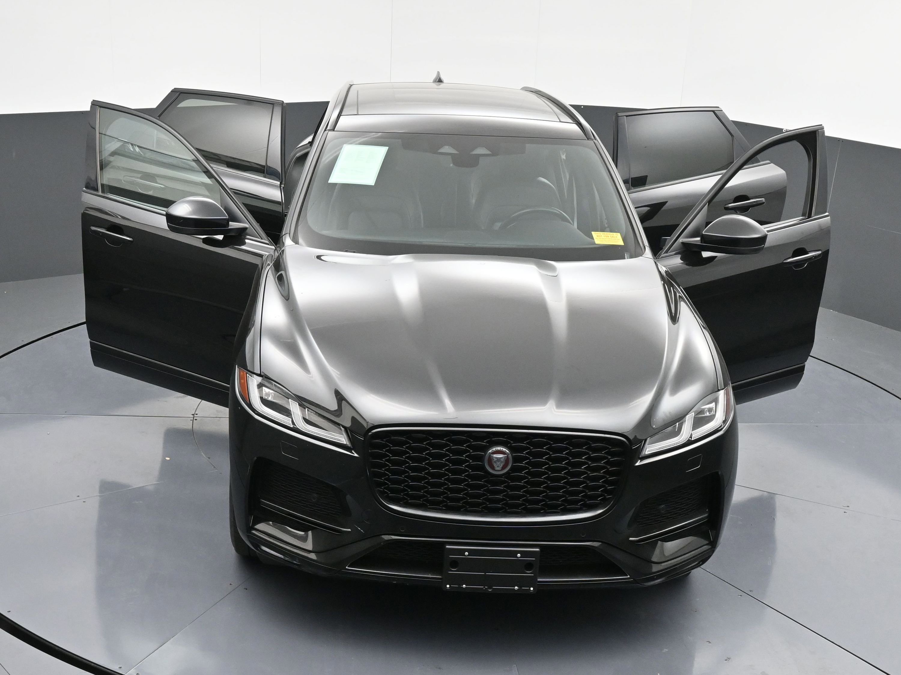 Used 2022 Jaguar F-PACE S image 44