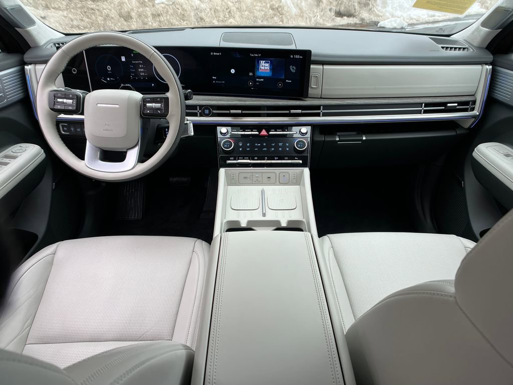 Used 2025 Hyundai Santa Fe Calligraphy image 13