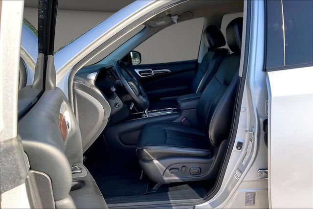 Used 2013 Nissan Pathfinder Platinum FWD image 23