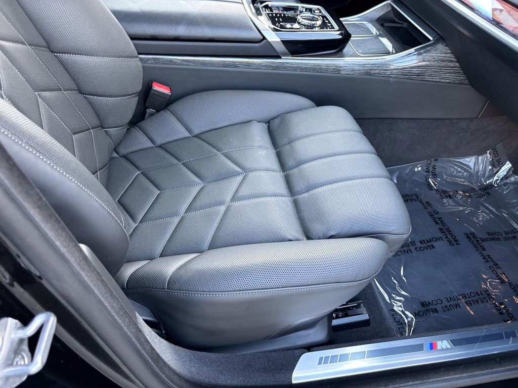 Certified 2023 BMW 760i xDrive image 35
