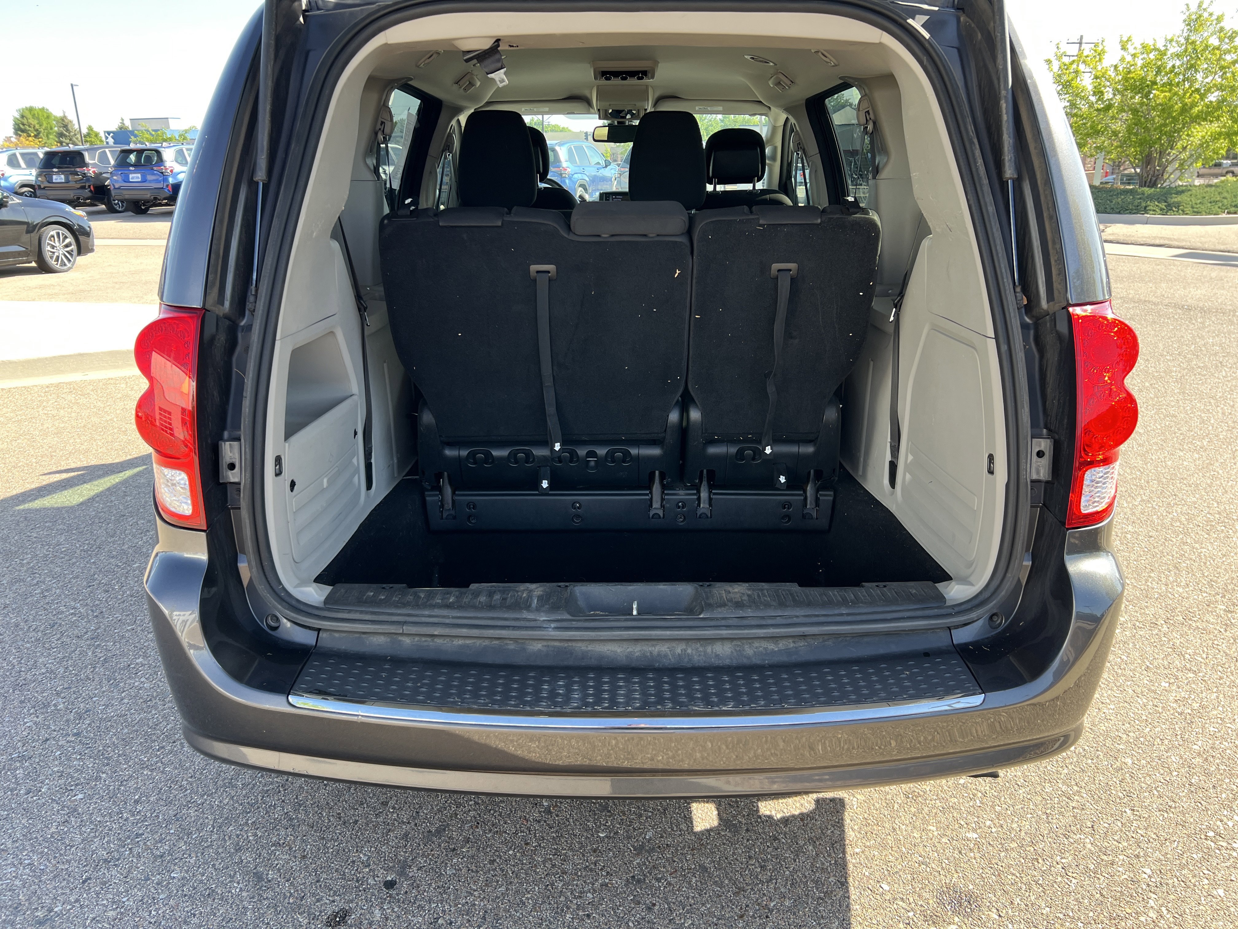Used 2020 Dodge Grand Caravan SE w/ UConnect Hands-Free Group FWD image 20