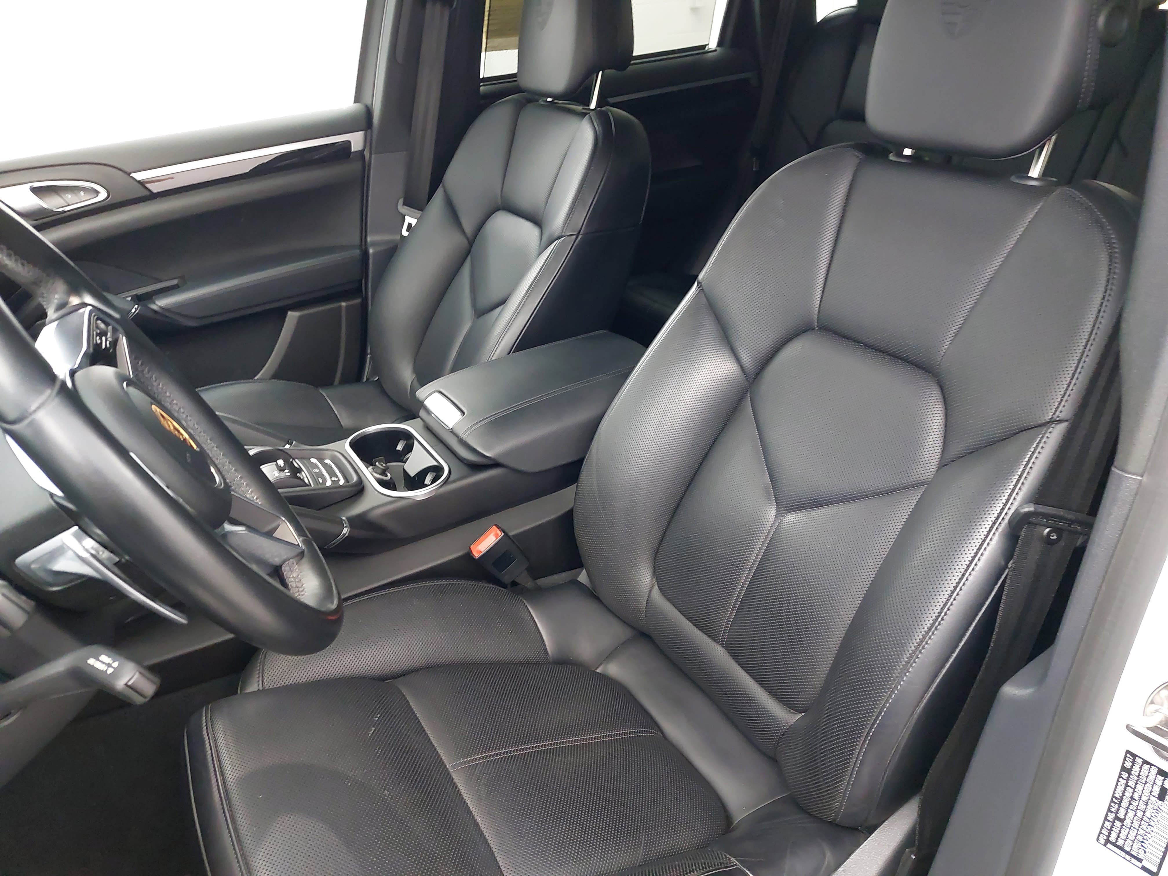 Used 2018 Porsche Cayenne Platinum Edition AWD/4WD image 5