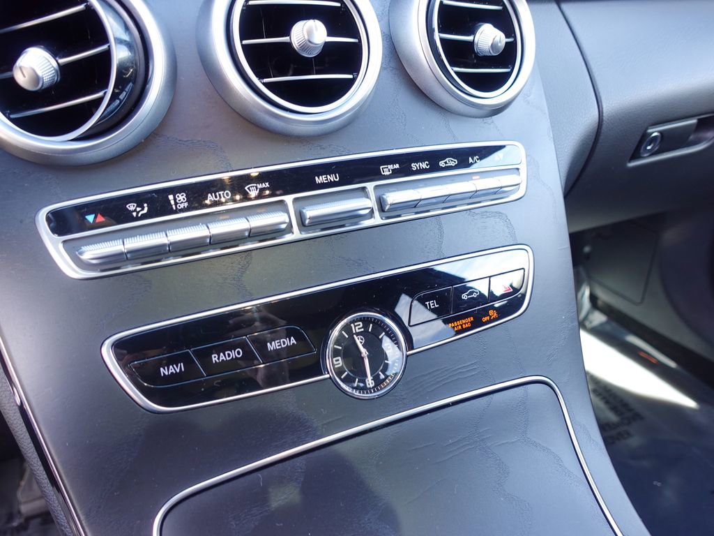 Used 2020 Mercedes-Benz C 300 Sedan image 18