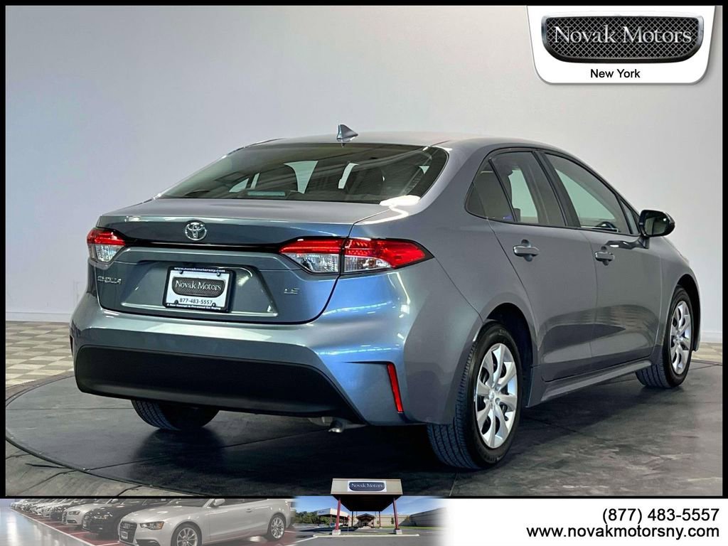 Used 2025 Toyota Corolla LE FWD image 8