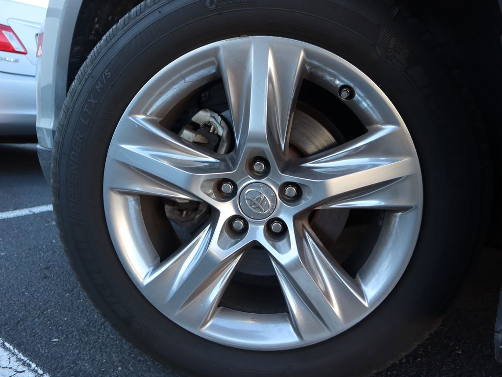 Used 2014 Toyota Highlander Limited image 16