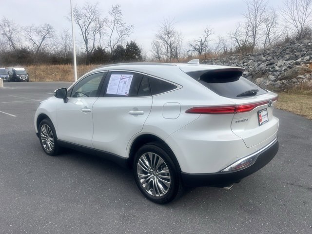 Used 2024 Toyota Venza Limited image 5
