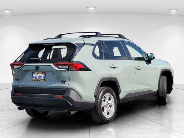 Used 2021 Toyota RAV4 XLE w/ Convenience Package image 6