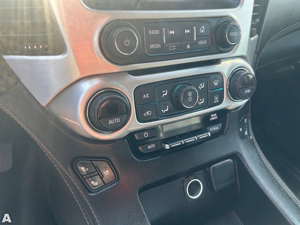 Used 2017 GMC Yukon XL SLT AWD/4WD image 8