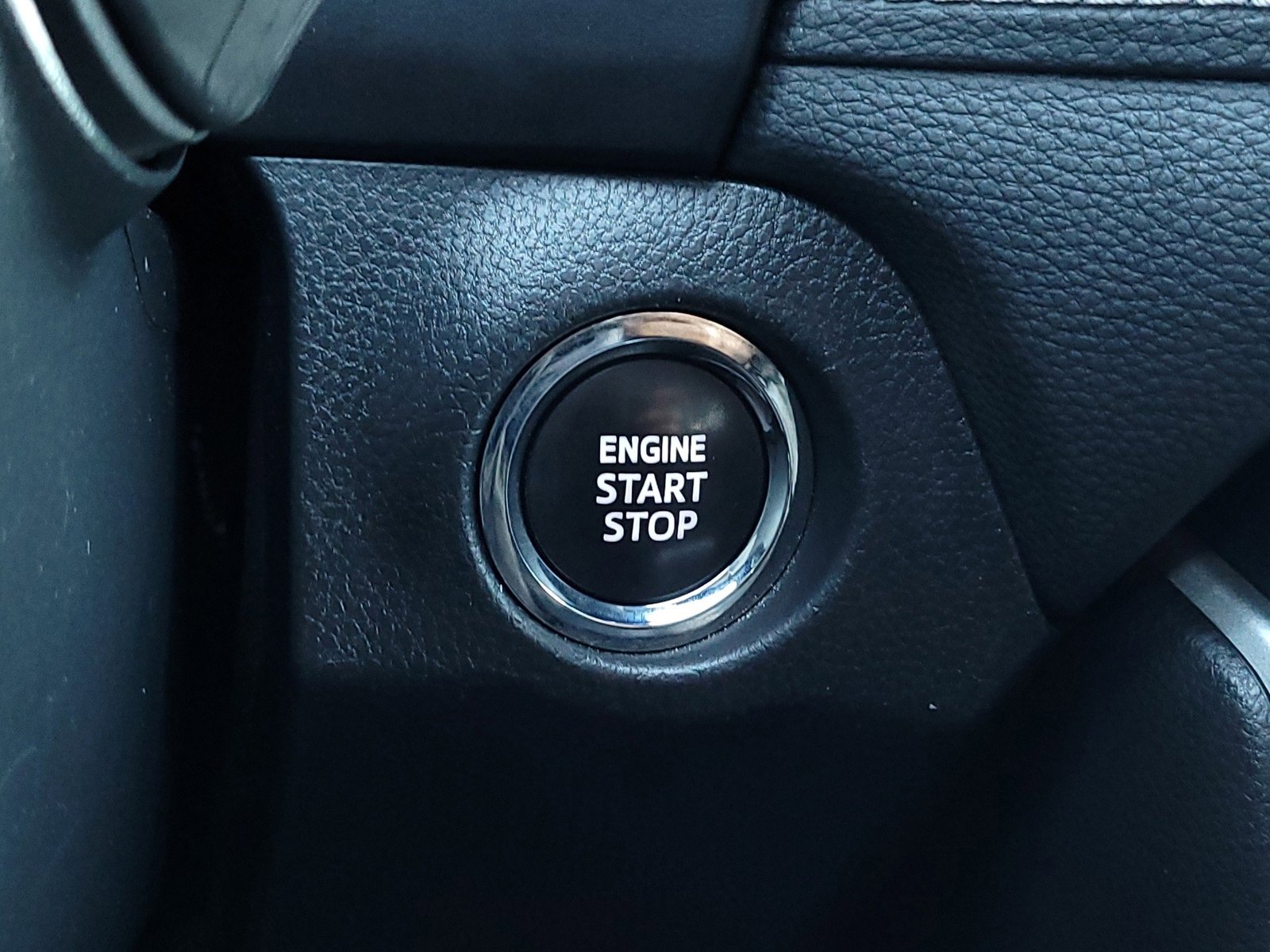 Used 2023 Toyota RAV4 XLE image 19