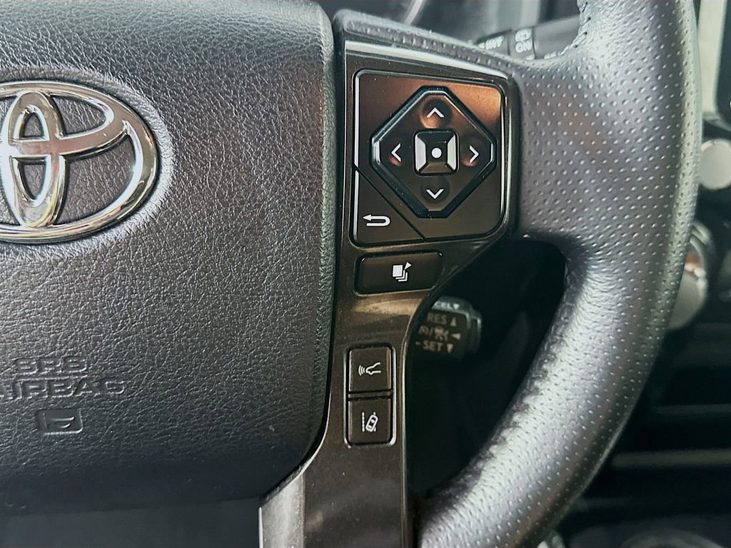 Used 2022 Toyota 4Runner TRD Off-Road AWD/4WD image 27