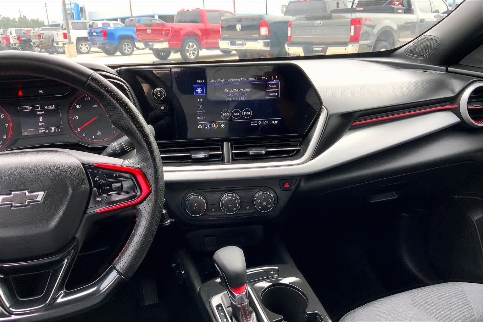 Used 2025 Chevrolet Trax RS w/ Sunroof Package FWD image 7