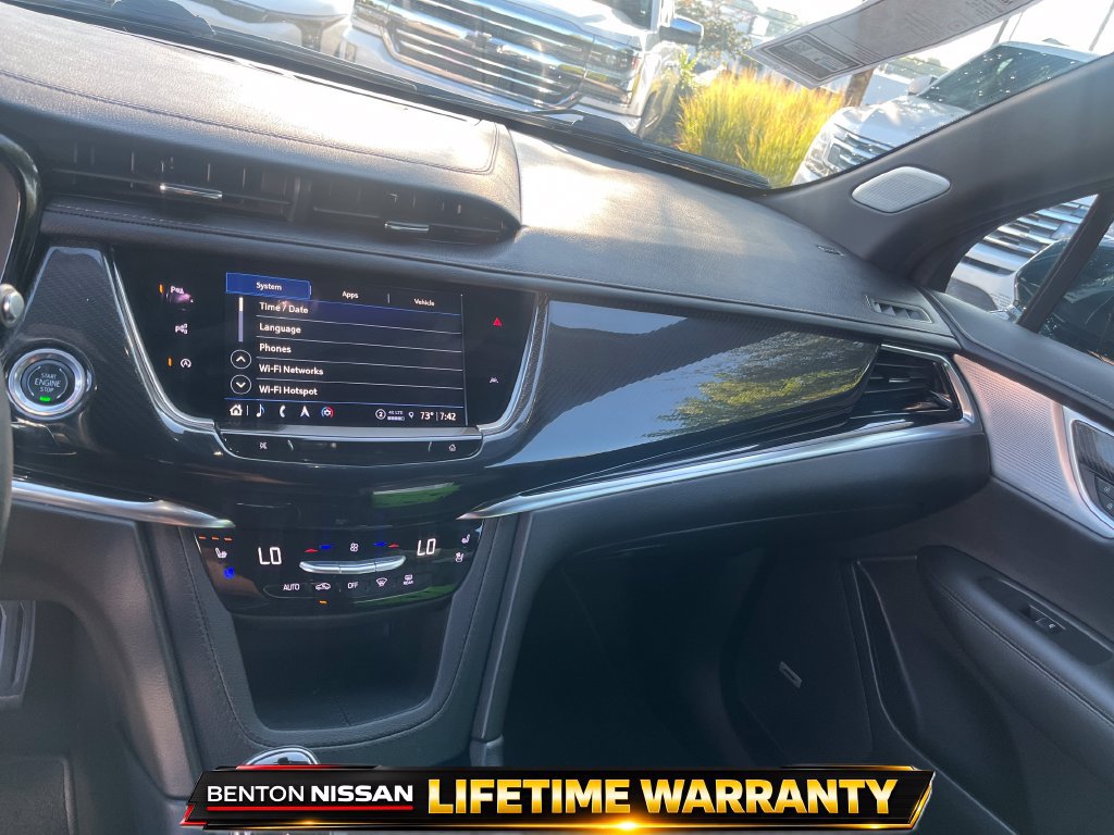 Used 2024 Cadillac XT6 Sport w/ Technology Package AWD/4WD image 17