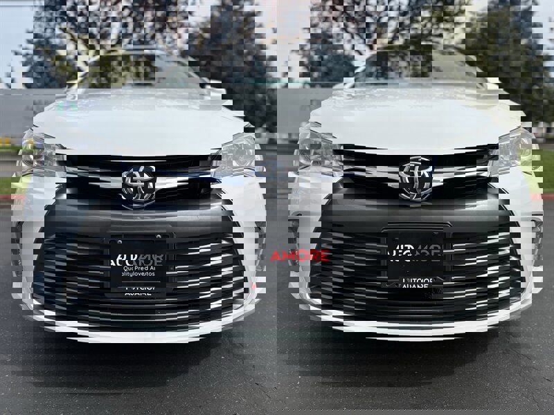 Used 2017 Toyota Camry LE image 5