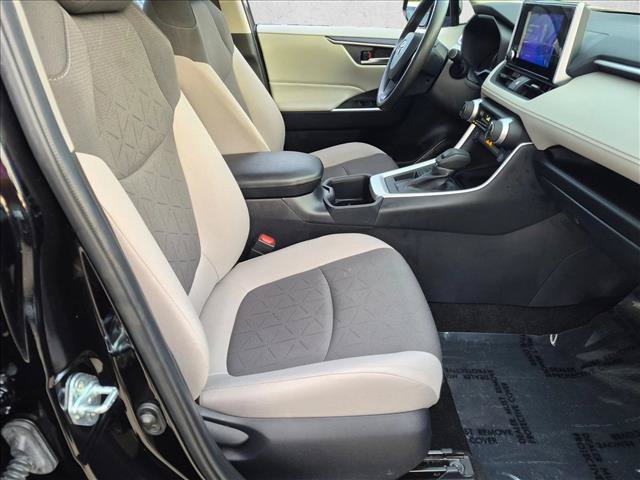 Used 2025 Toyota RAV4 XLE FWD image 19