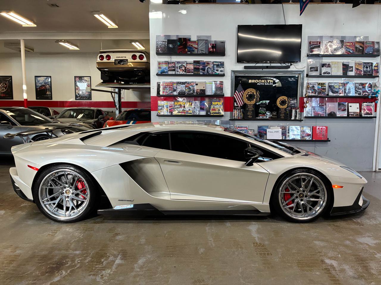 Used 2017 Lamborghini Aventador S AWD/4WD image 9