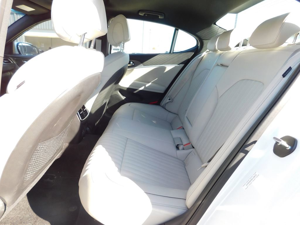 Used 2025 Genesis G70 3.3T Advanced image 13