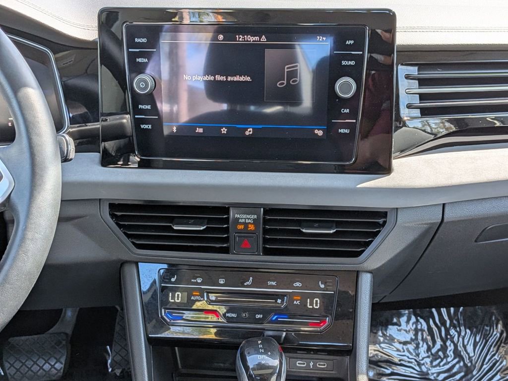 Used 2025 Volkswagen Jetta SE image 24