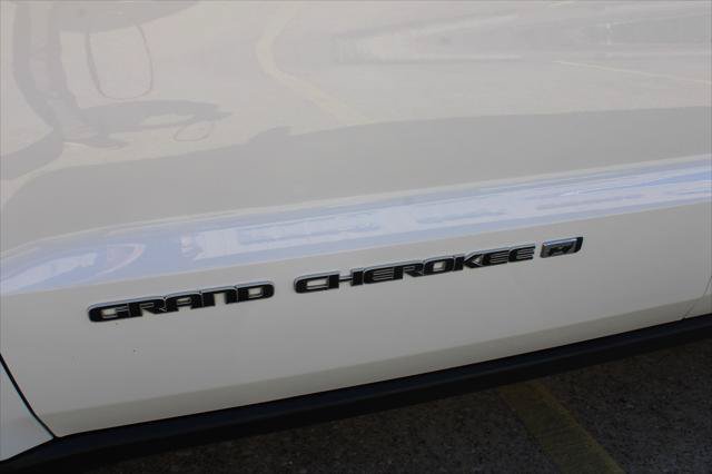 Certified 2022 Jeep Grand Cherokee Limited RWD image 11