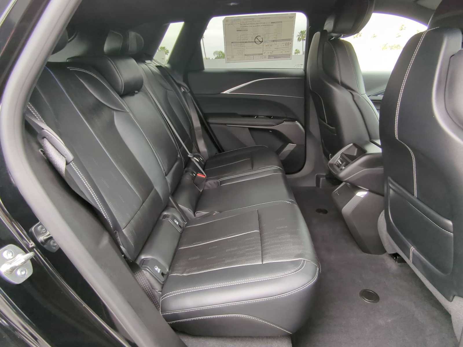 Certified 2024 Cadillac Lyriq Luxury AWD/4WD image 19