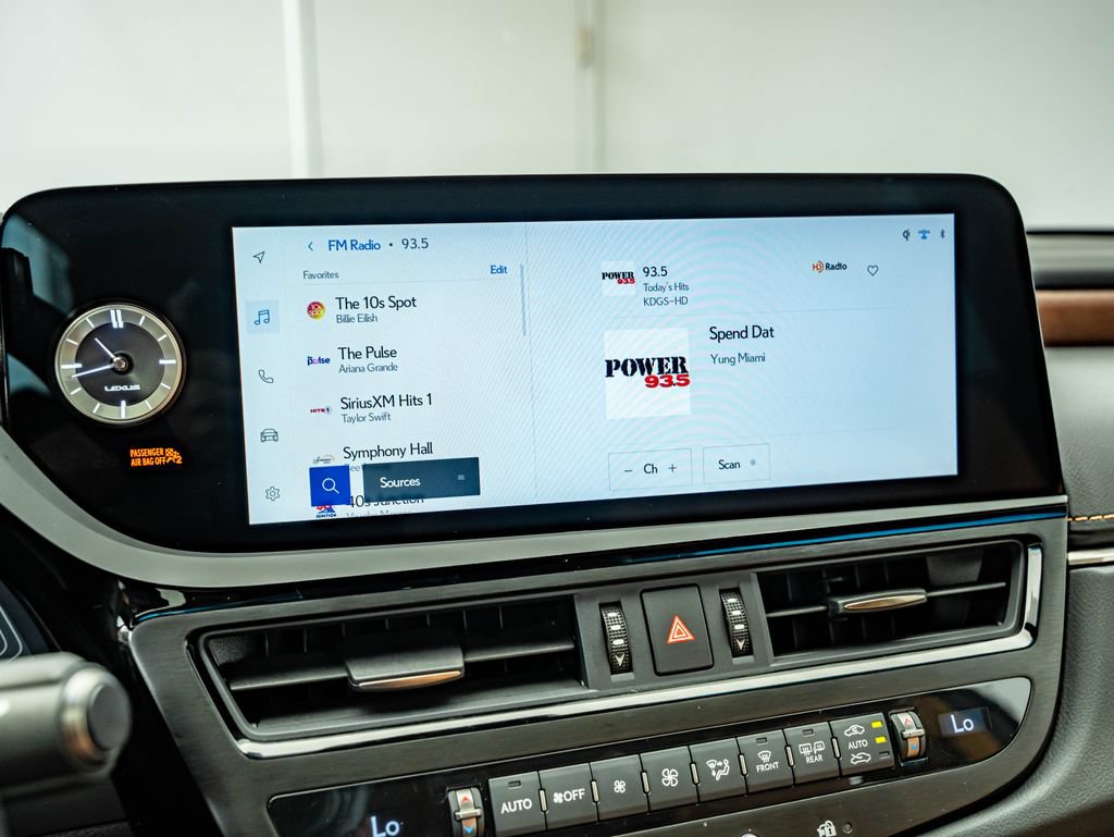 Certified 2025 Lexus ES 300h Ultra Luxury w/ Accessory Package (Z2) FWD image 26