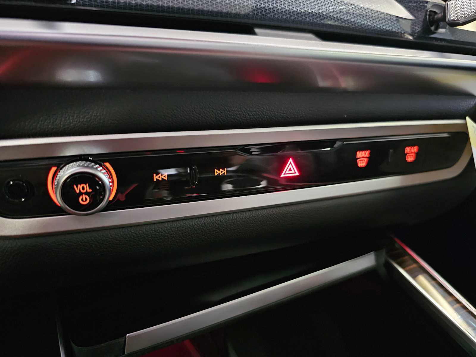 New 2026 BMW X5 xDrive40i w/ M Sport Package image 19