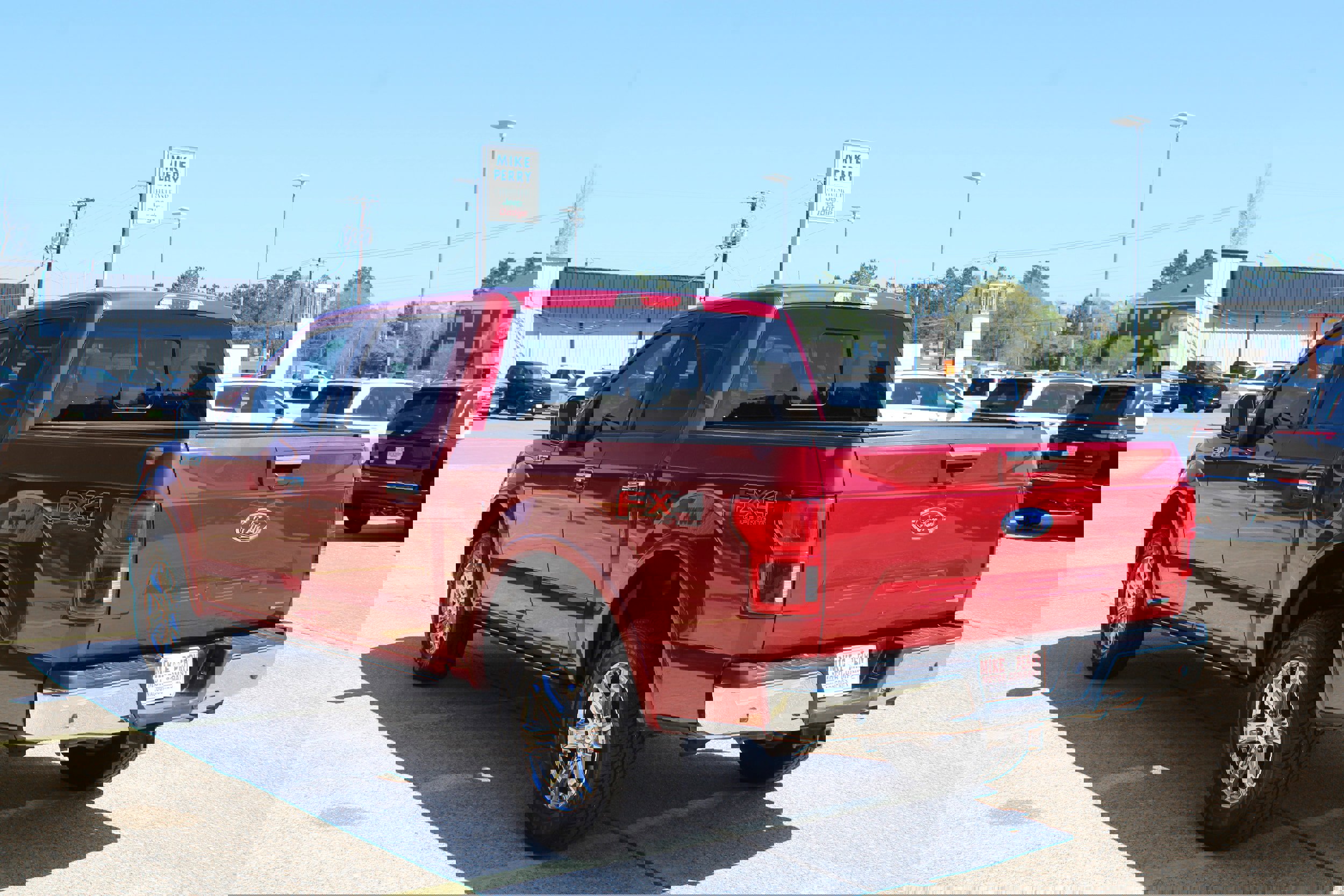 Used 2018 Ford F150 Lariat w/ Equipment Group 502A Luxury image 9