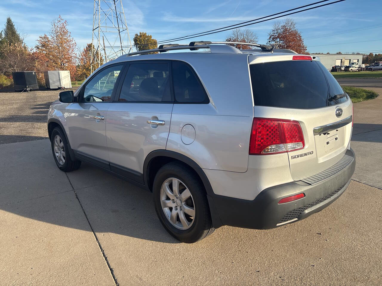 Used 2013 Kia Sorento LX w/ Convenience Pkg image 3